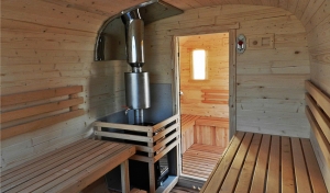 Piscina si sauna - interior sauna si butoi